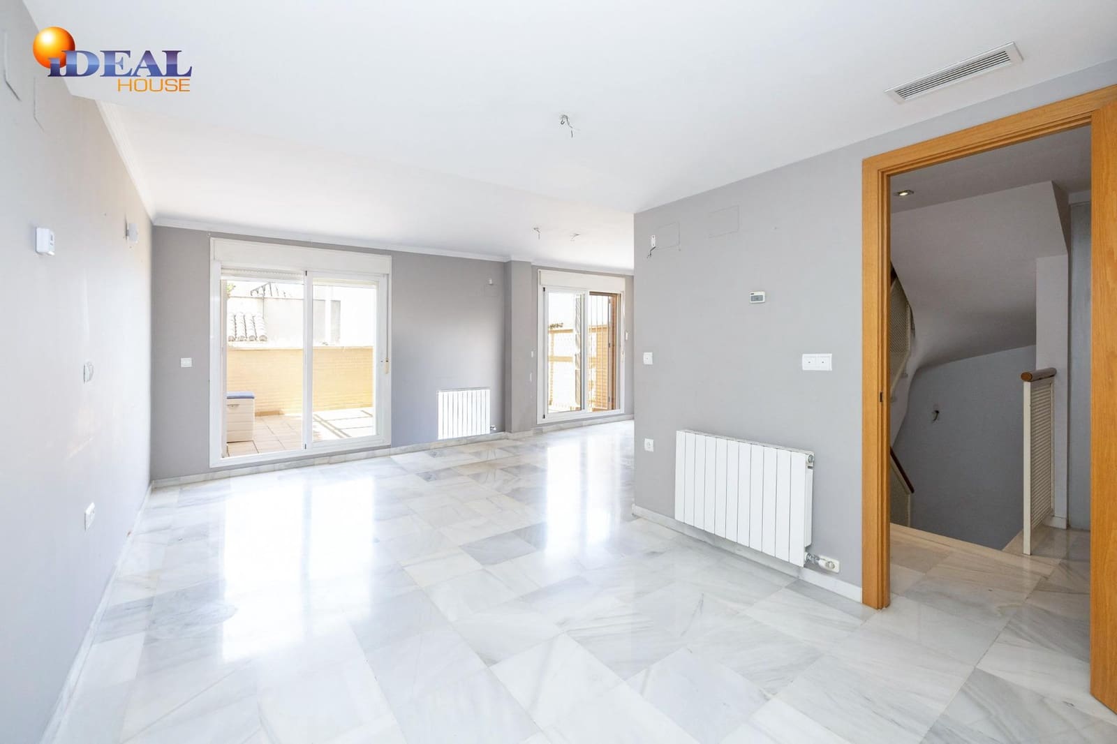 Casa de 4 habitaciones en Granada ciudad en venta con piscina garaje - 520.000 € (Ref: 9434103)