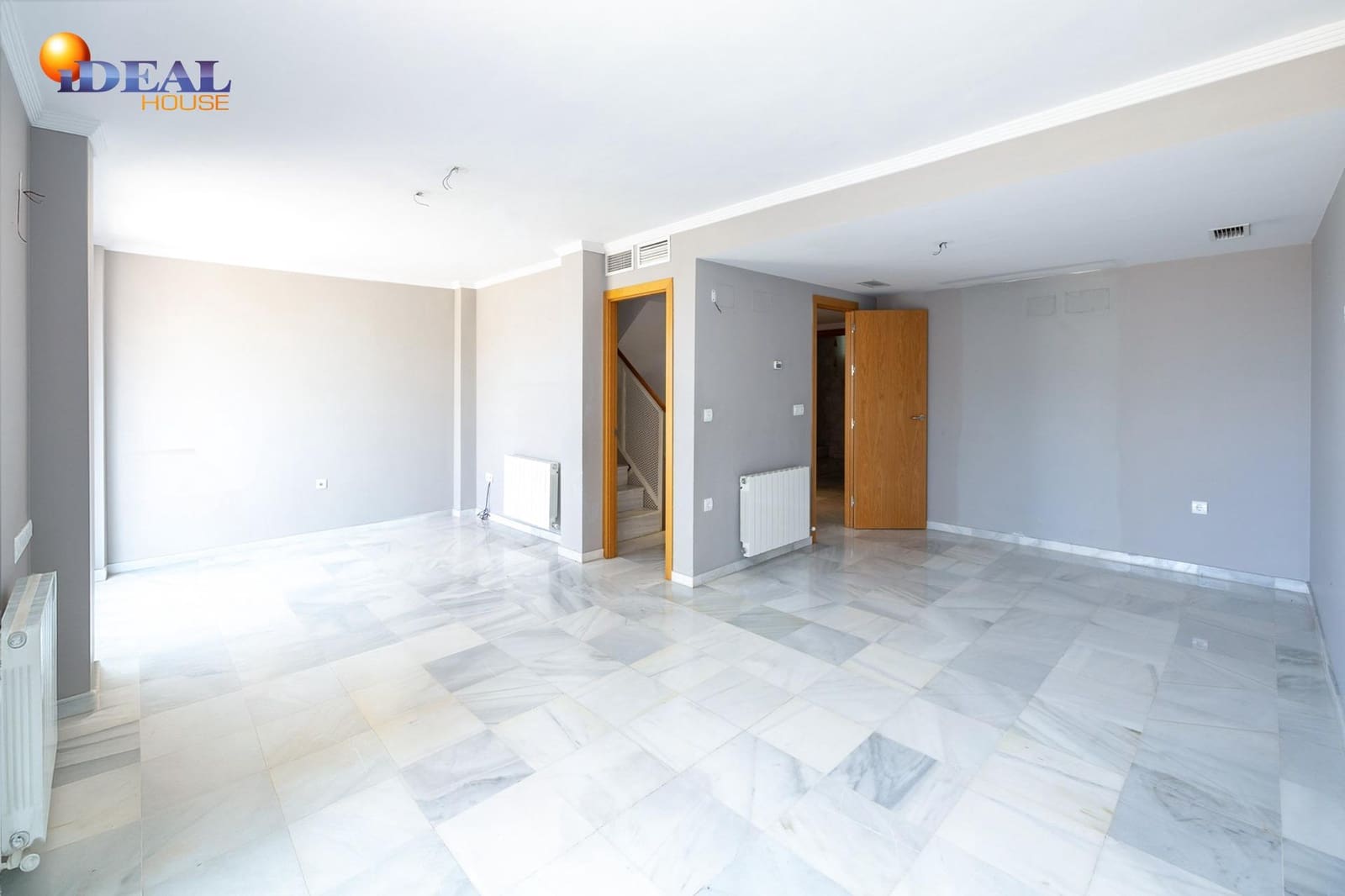 Casa de 4 habitaciones en Granada ciudad en venta con piscina garaje - 520.000 € (Ref: 9434103)