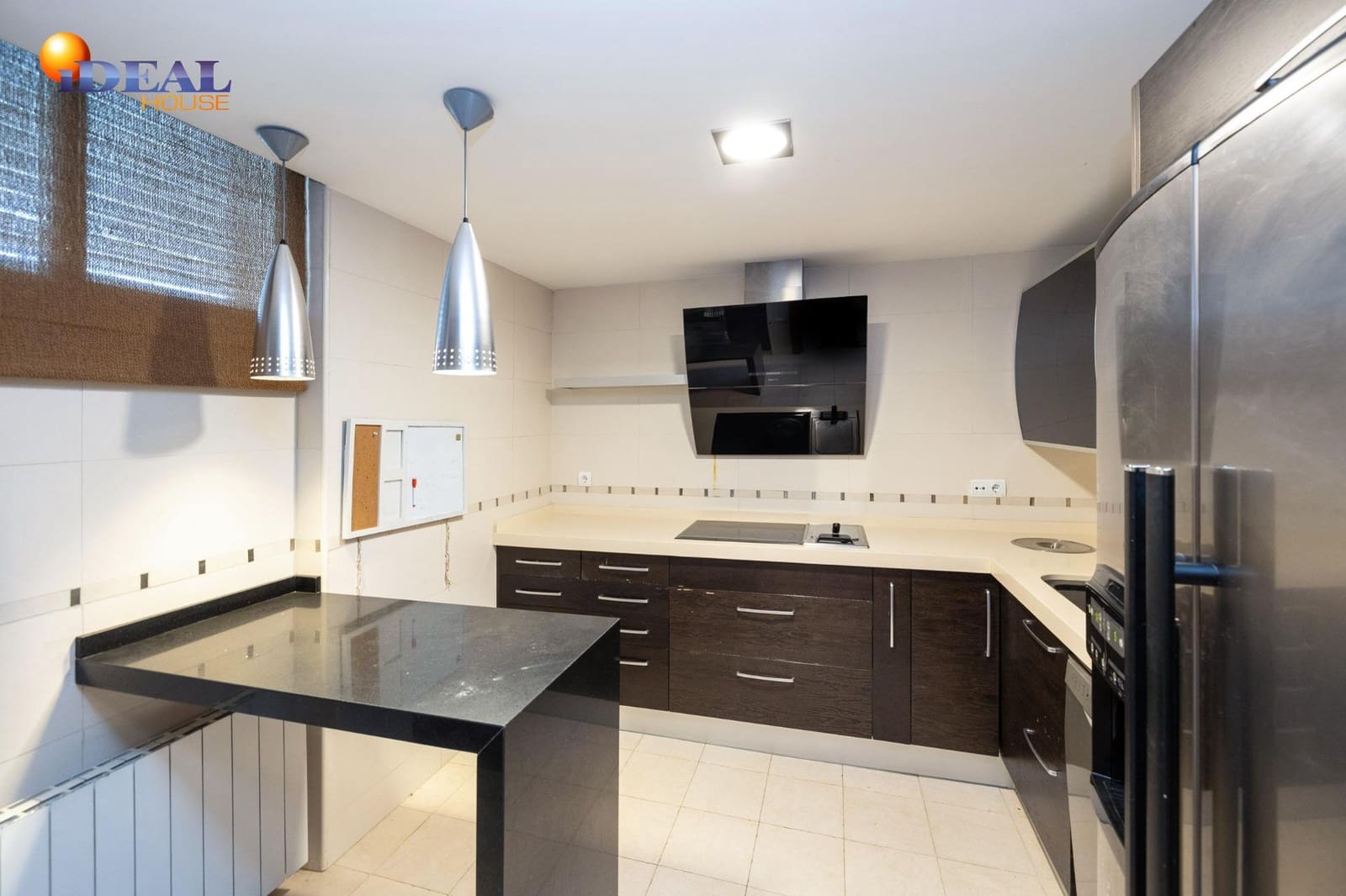 Casa de 4 habitaciones en Granada ciudad en venta con piscina garaje - 520.000 € (Ref: 9434103)