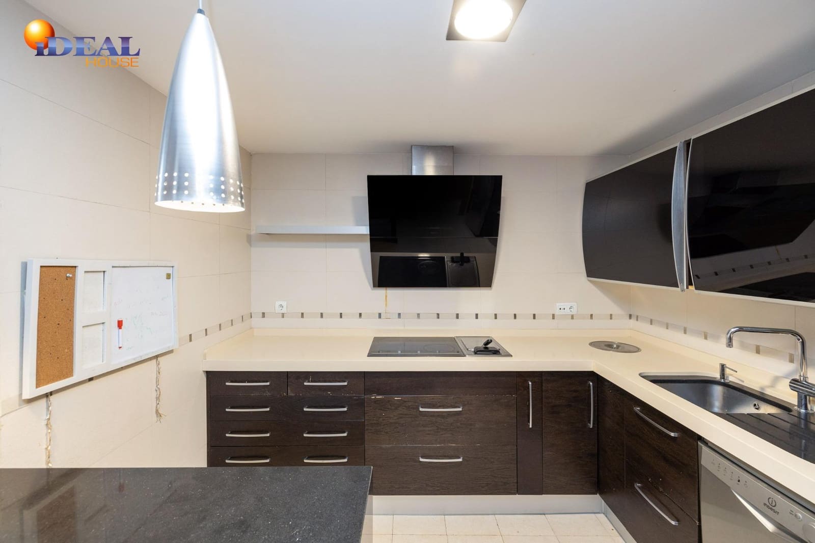 Casa de 4 habitaciones en Granada ciudad en venta con piscina garaje - 520.000 € (Ref: 9434103)