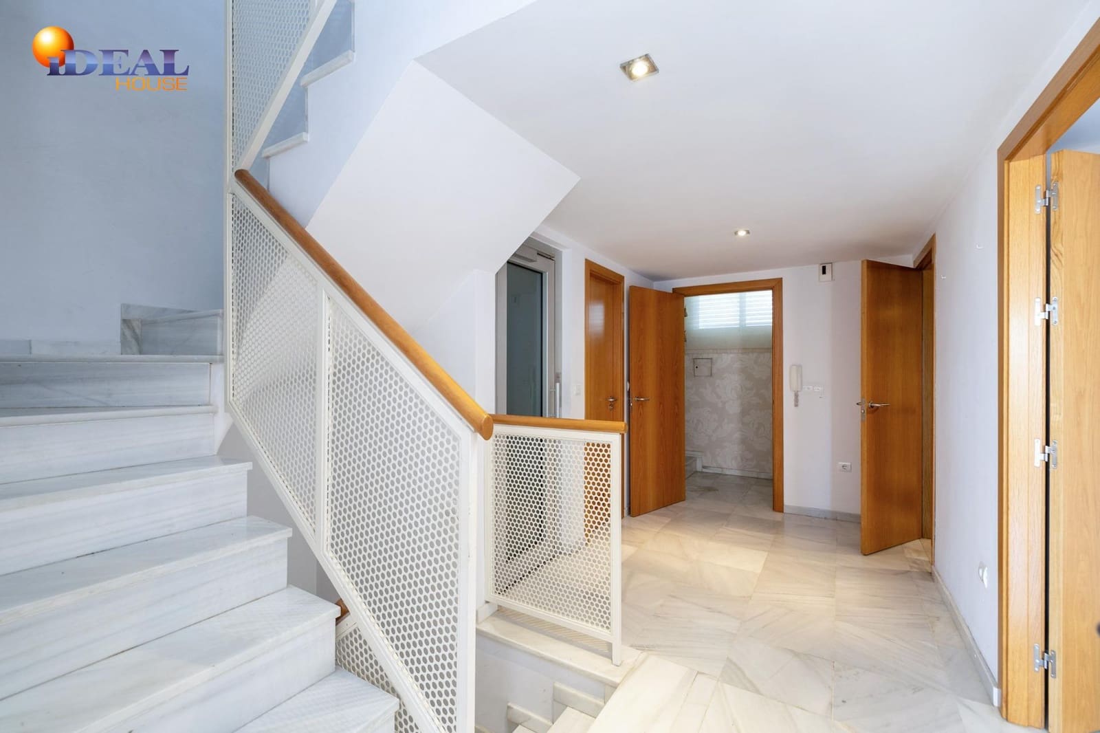 Casa de 4 habitaciones en Granada ciudad en venta con piscina garaje - 520.000 € (Ref: 9434103)