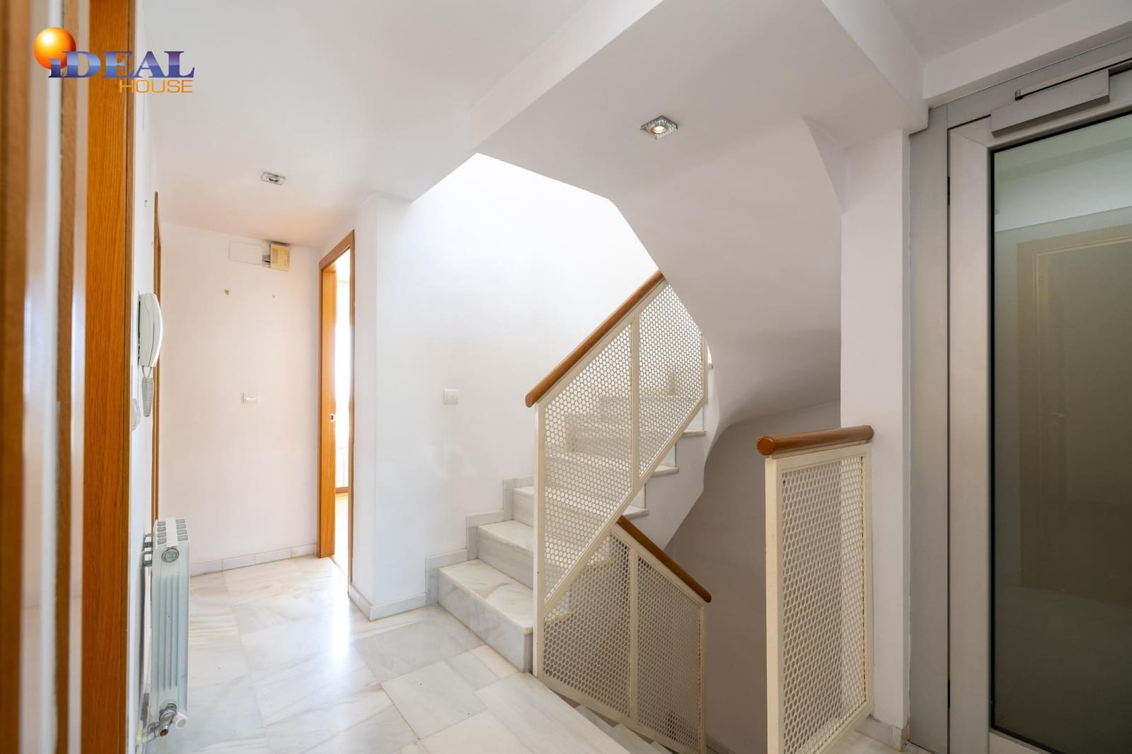 Casa de 4 habitaciones en Granada ciudad en venta con piscina garaje - 520.000 € (Ref: 9434103)