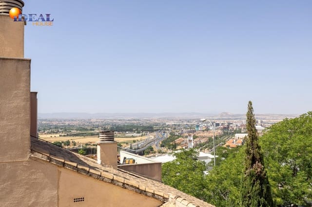 Casa de 4 habitaciones en Granada ciudad en venta con piscina garaje - 520.000 € (Ref: 9434103)