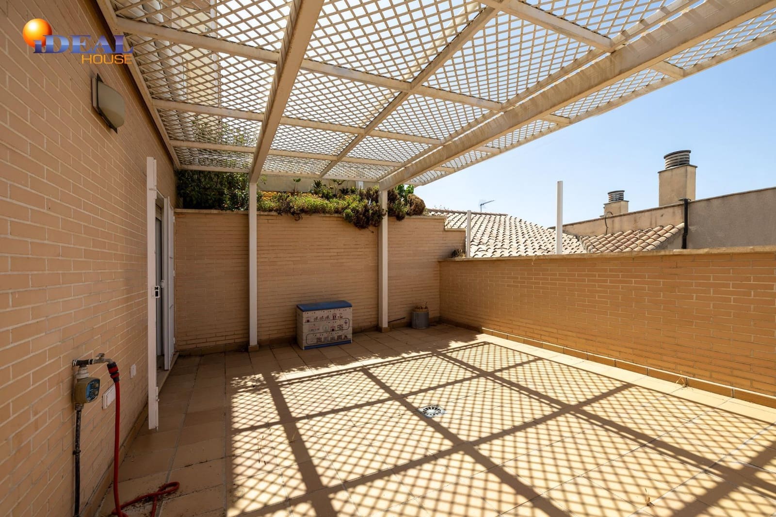 Casa de 4 habitaciones en Granada ciudad en venta con piscina garaje - 520.000 € (Ref: 9434103)