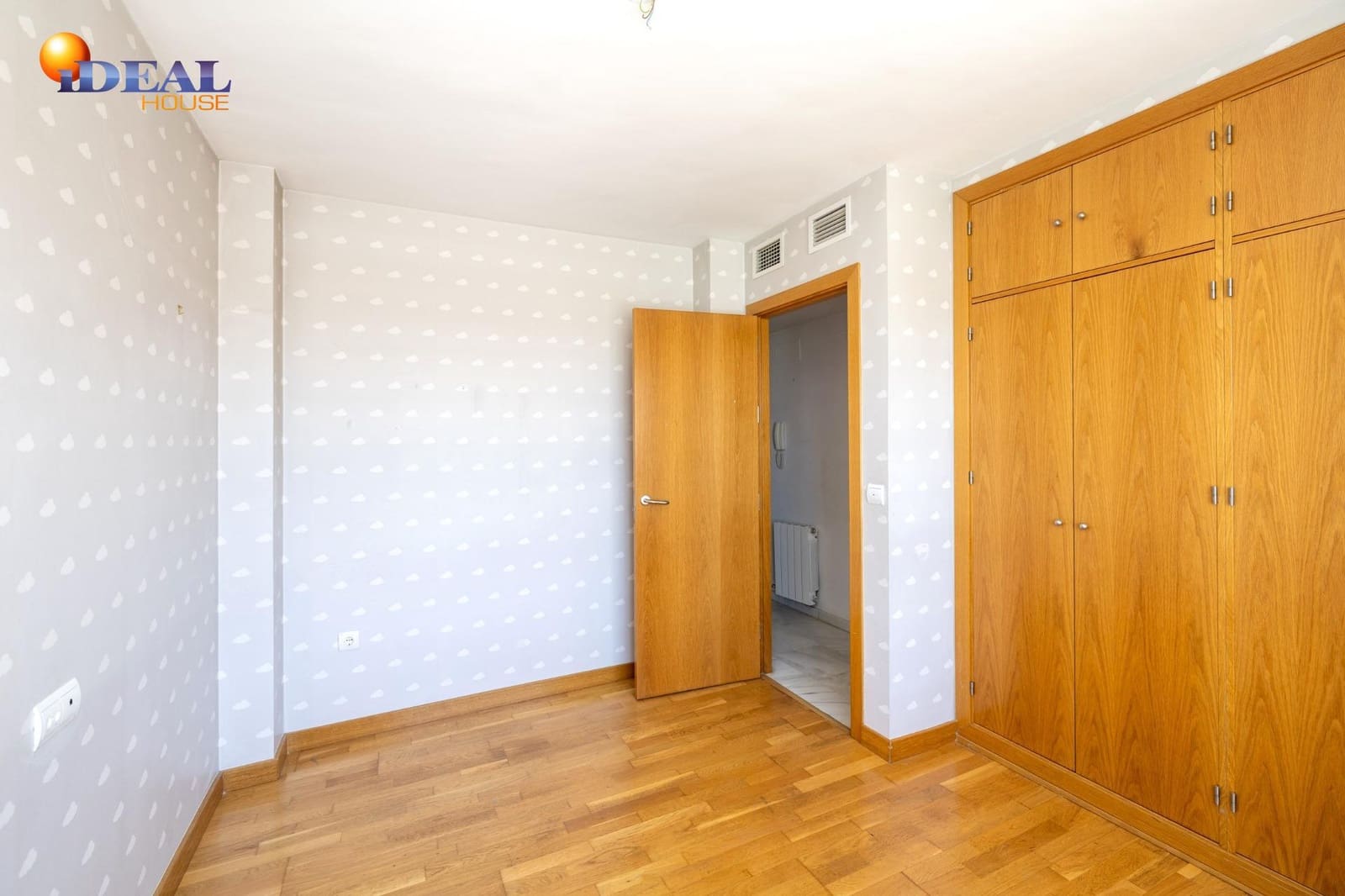 Casa de 4 habitaciones en Granada ciudad en venta con piscina garaje - 520.000 € (Ref: 9434103)