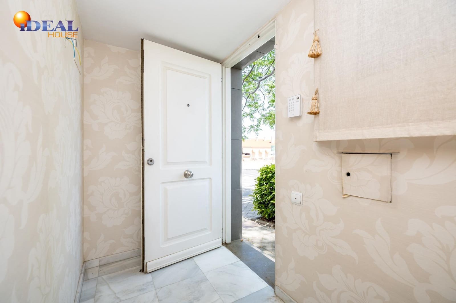 Casa de 4 habitaciones en Granada ciudad en venta con piscina garaje - 520.000 € (Ref: 9434103)