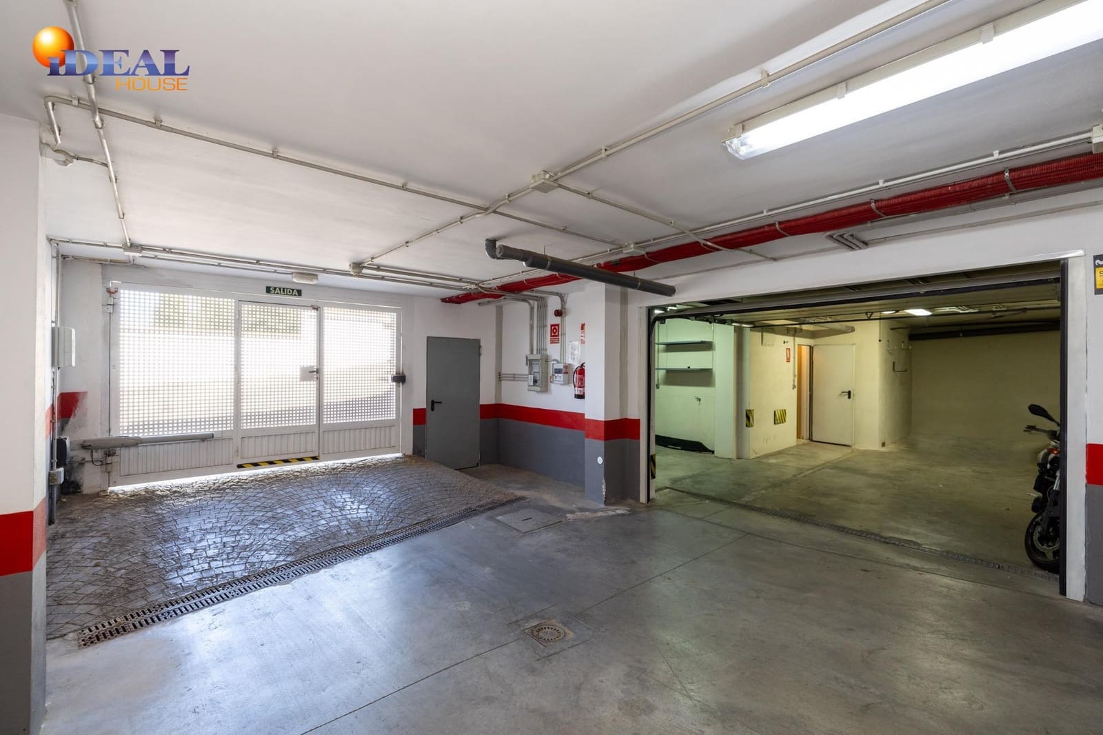 Casa de 4 habitaciones en Granada ciudad en venta con piscina garaje - 520.000 € (Ref: 9434103)