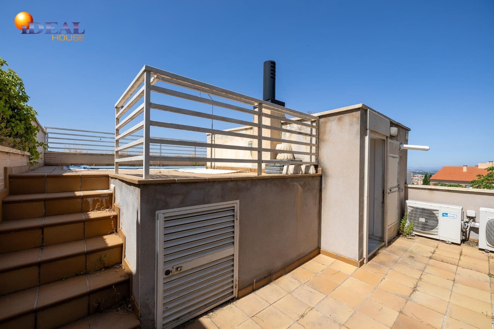 Casa de 4 habitaciones en Granada ciudad en venta con piscina garaje - 520.000 € (Ref: 9434103)