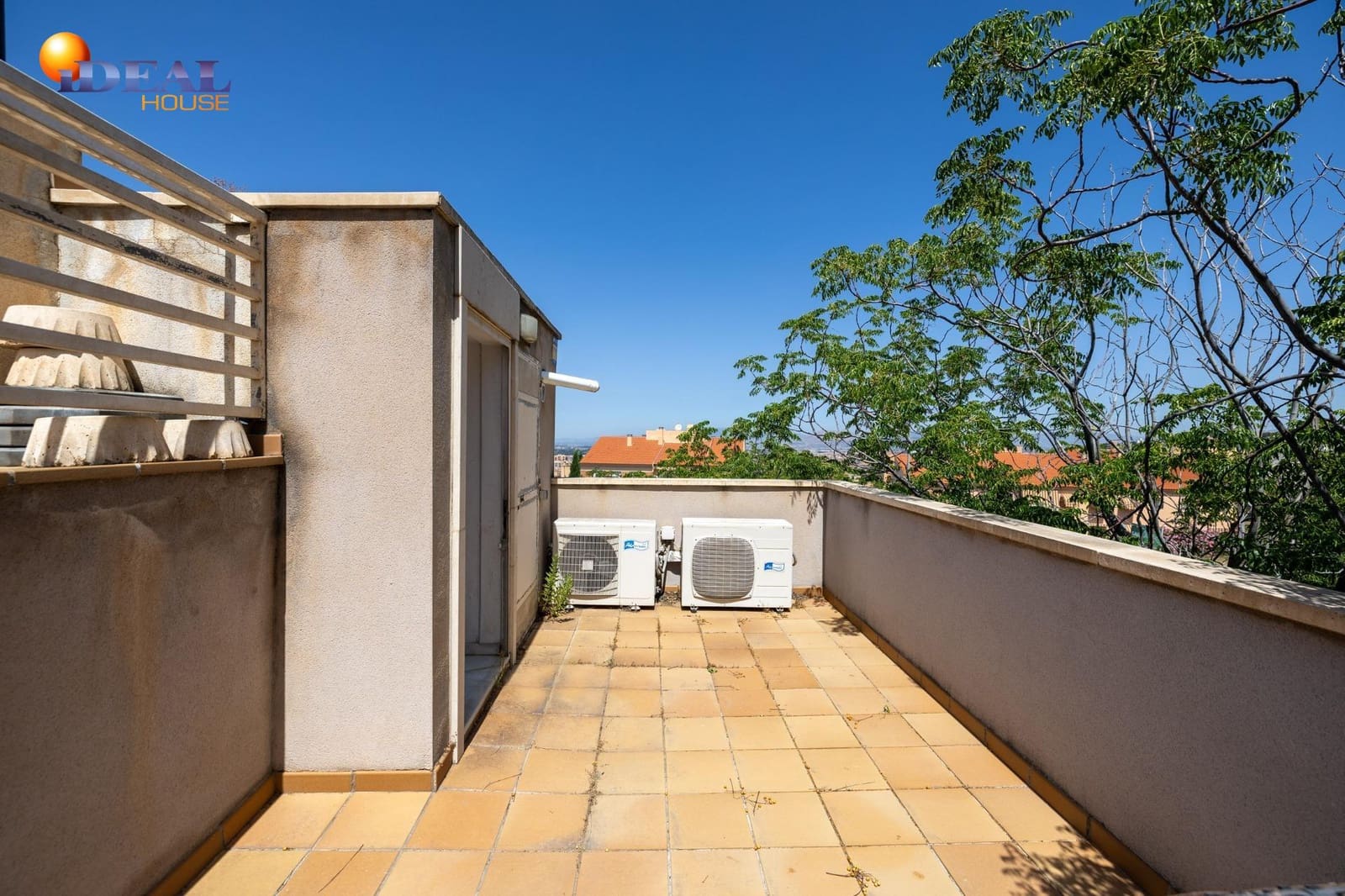 Casa de 4 habitaciones en Granada ciudad en venta con piscina garaje - 520.000 € (Ref: 9434103)