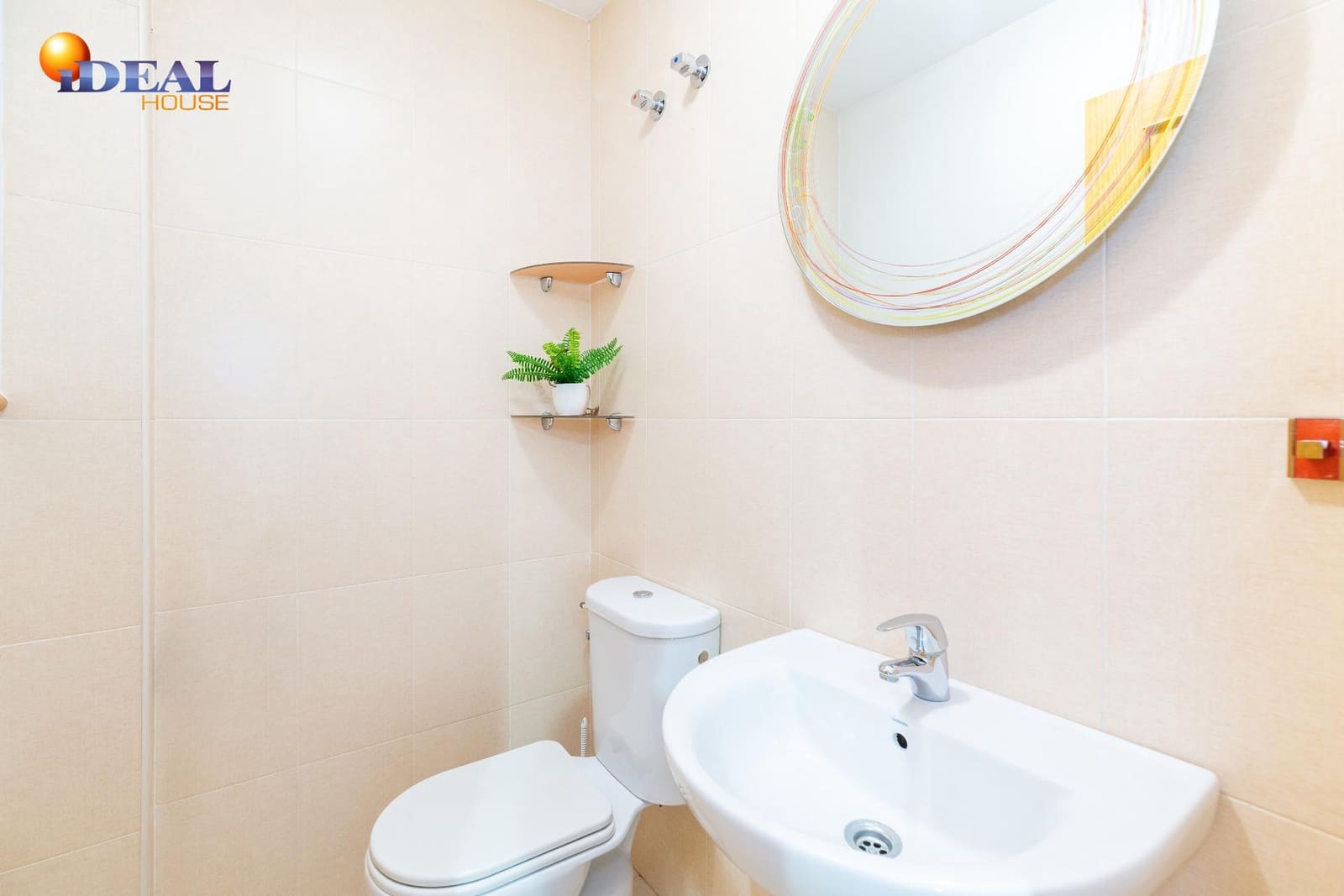 3 bedroom Townhouse for sale in Cogollos Vega - € 124,900 (Ref: 9434104)