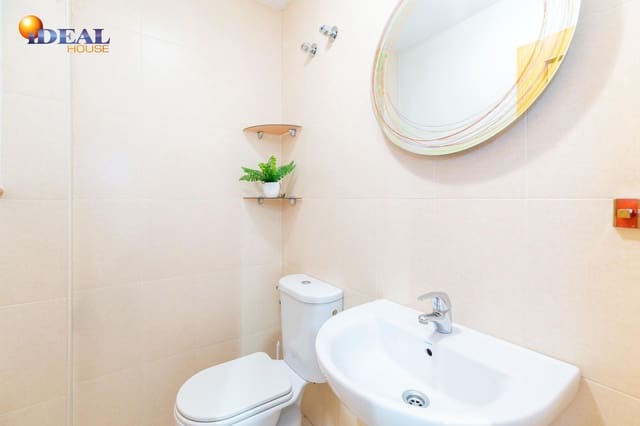 Casa de 3 habitaciones en Cogollos Vega en venta - 124.900 € (Ref: 9434104)