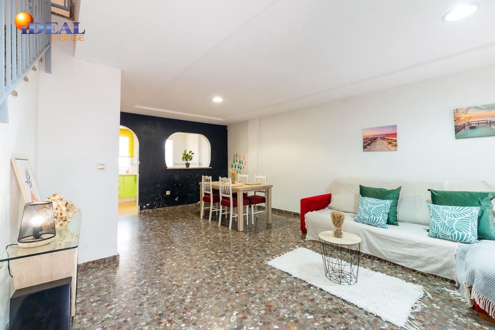 3 bedroom Townhouse for sale in Cogollos Vega - € 124,900 (Ref: 9434104)