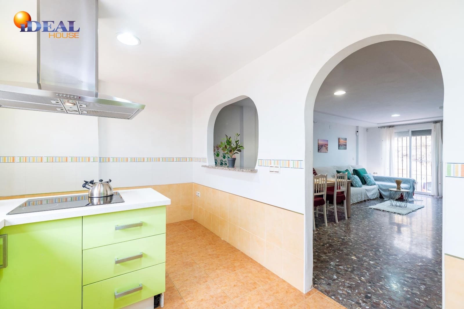 3 bedroom Townhouse for sale in Cogollos Vega - € 124,900 (Ref: 9434104)