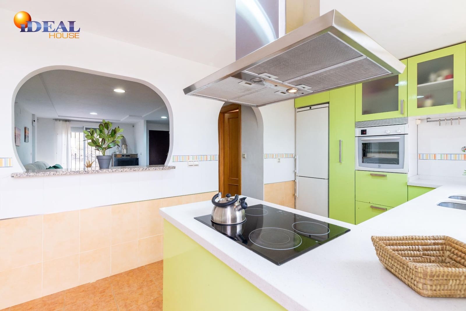 3 bedroom Townhouse for sale in Cogollos Vega - € 124,900 (Ref: 9434104)