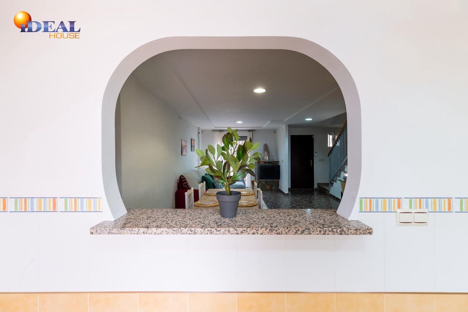 3 bedroom Townhouse for sale in Cogollos Vega - € 124,900 (Ref: 9434104)