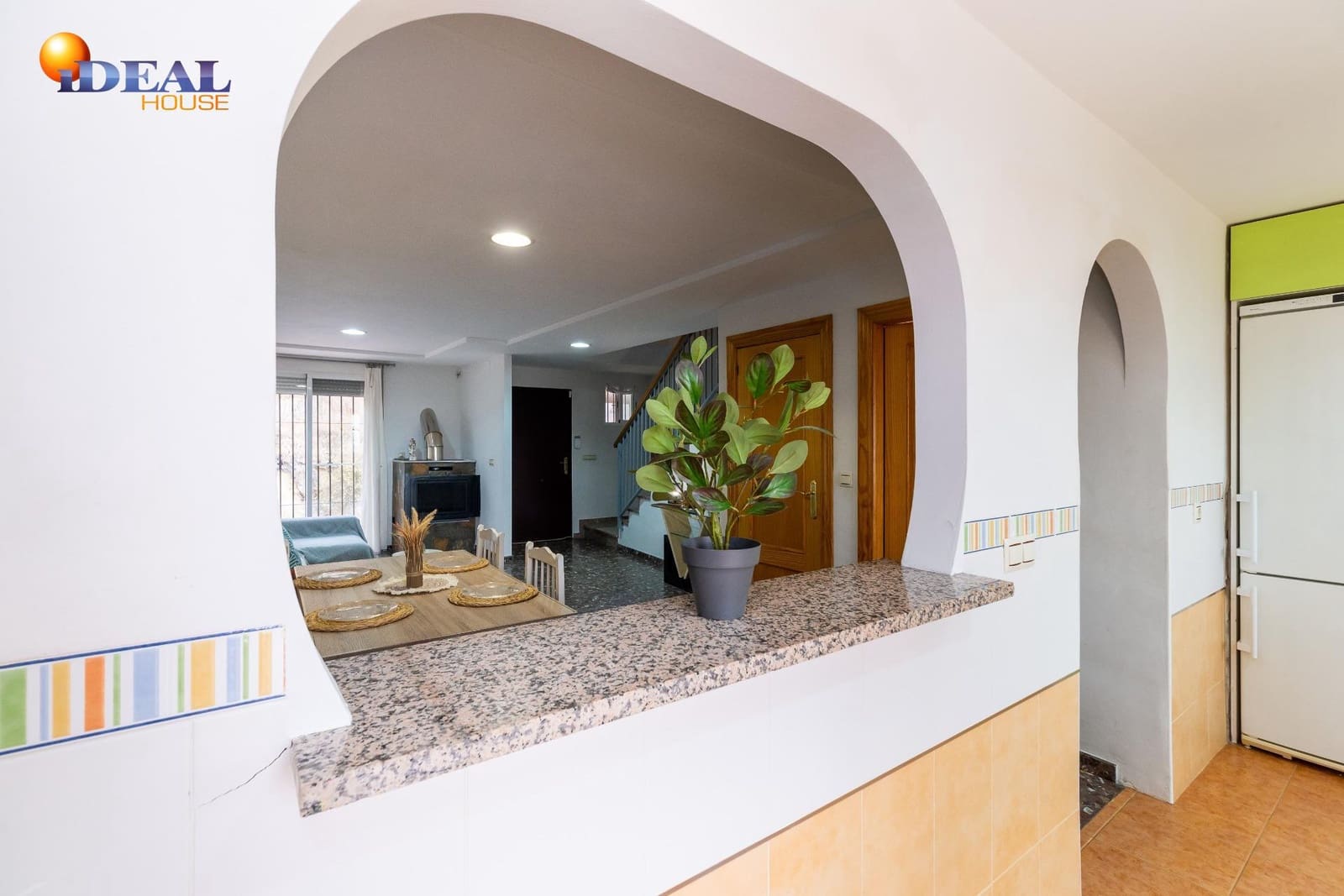 3 bedroom Townhouse for sale in Cogollos Vega - € 124,900 (Ref: 9434104)