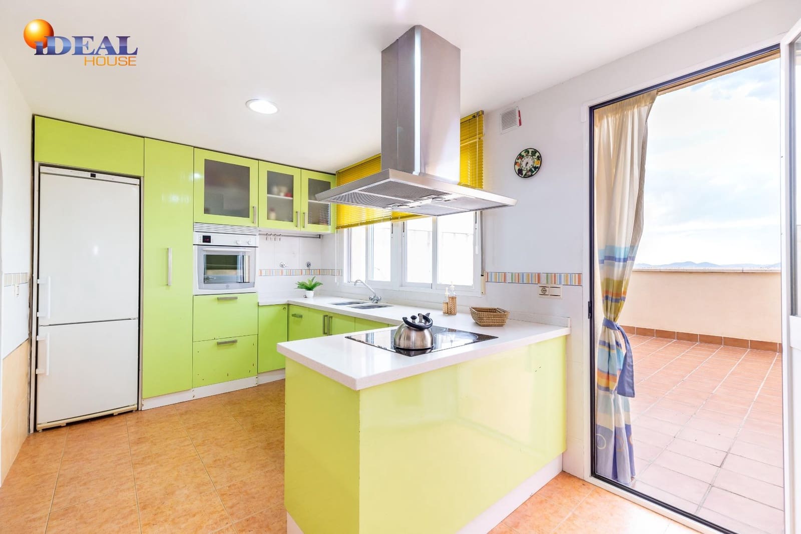 3 bedroom Townhouse for sale in Cogollos Vega - € 124,900 (Ref: 9434104)