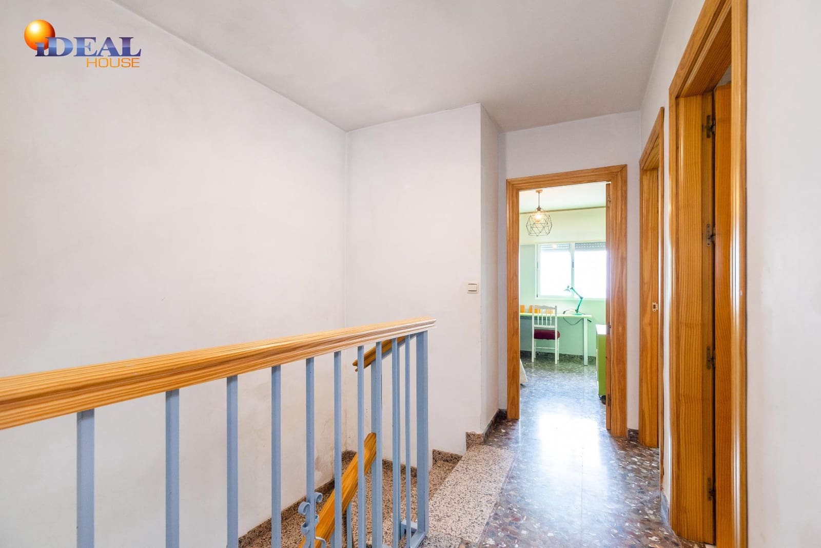 3 bedroom Townhouse for sale in Cogollos Vega - € 124,900 (Ref: 9434104)