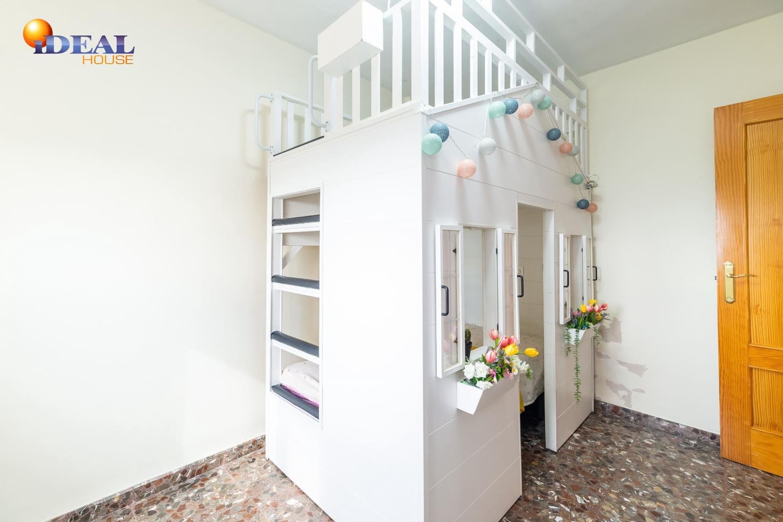 3 bedroom Townhouse for sale in Cogollos Vega - € 124,900 (Ref: 9434104)