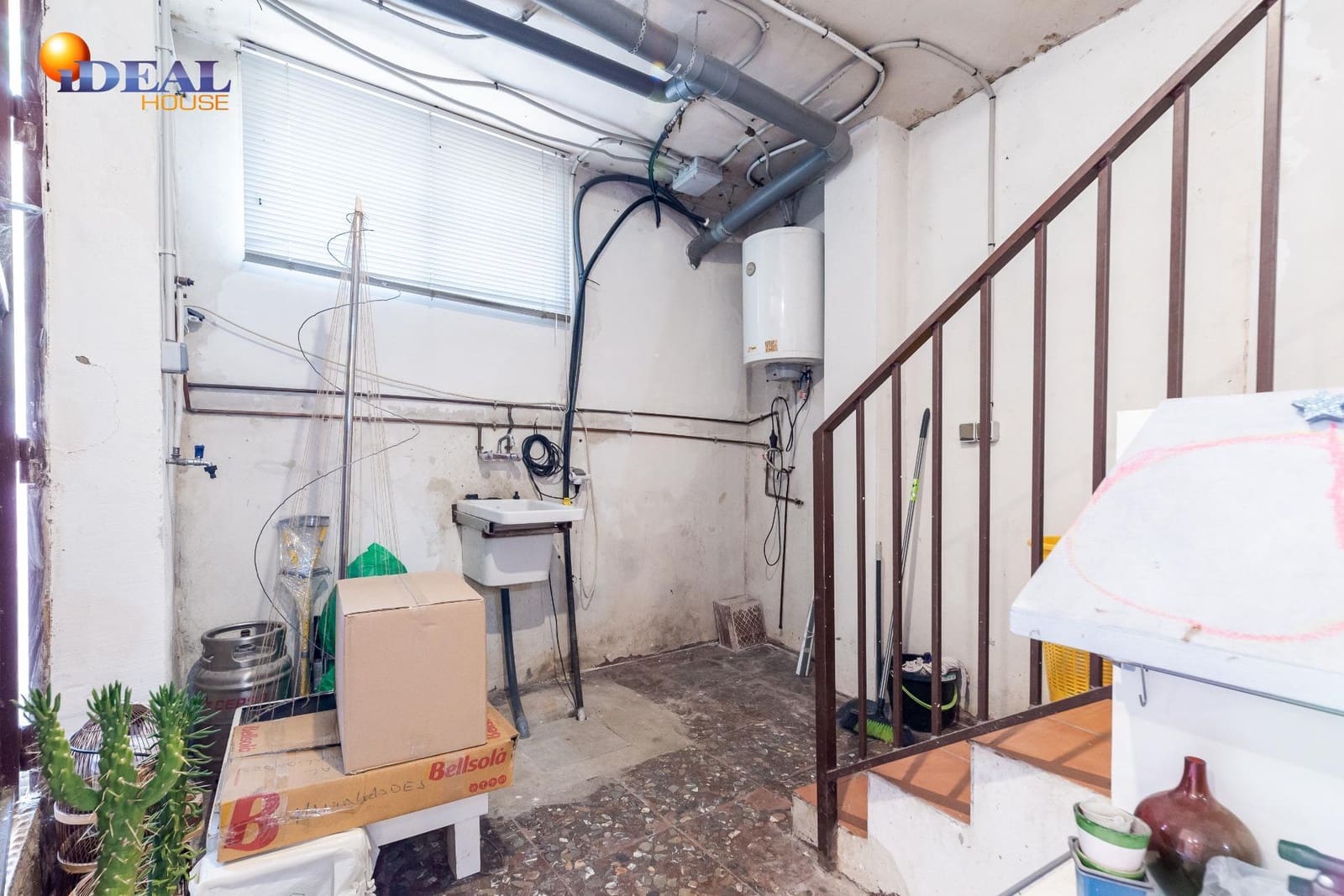 3 bedroom Townhouse for sale in Cogollos Vega - € 124,900 (Ref: 9434104)