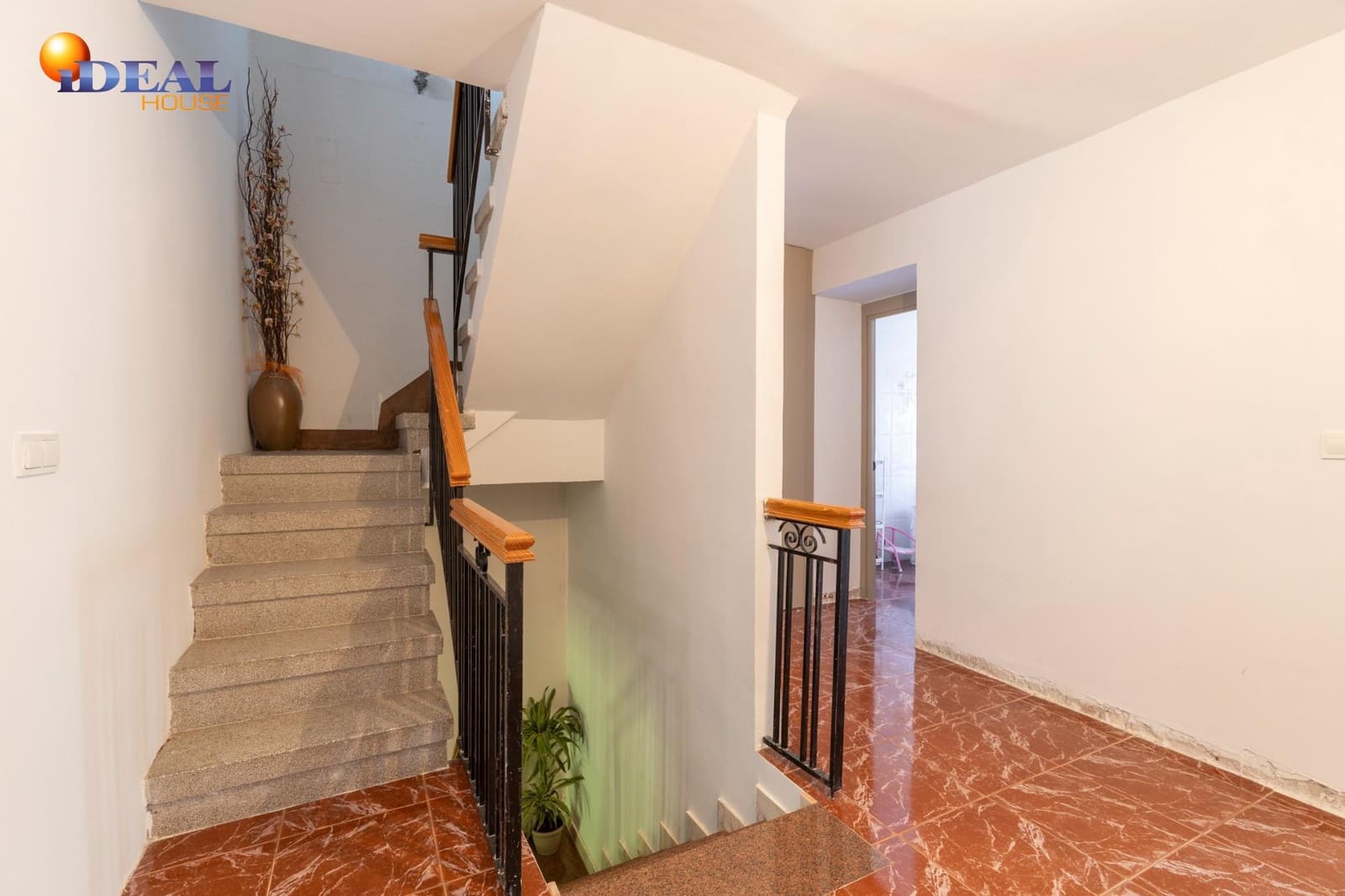 4 slaapkamer Huis te koop in Padul met garage - € 183.000 (Ref: 9434107)