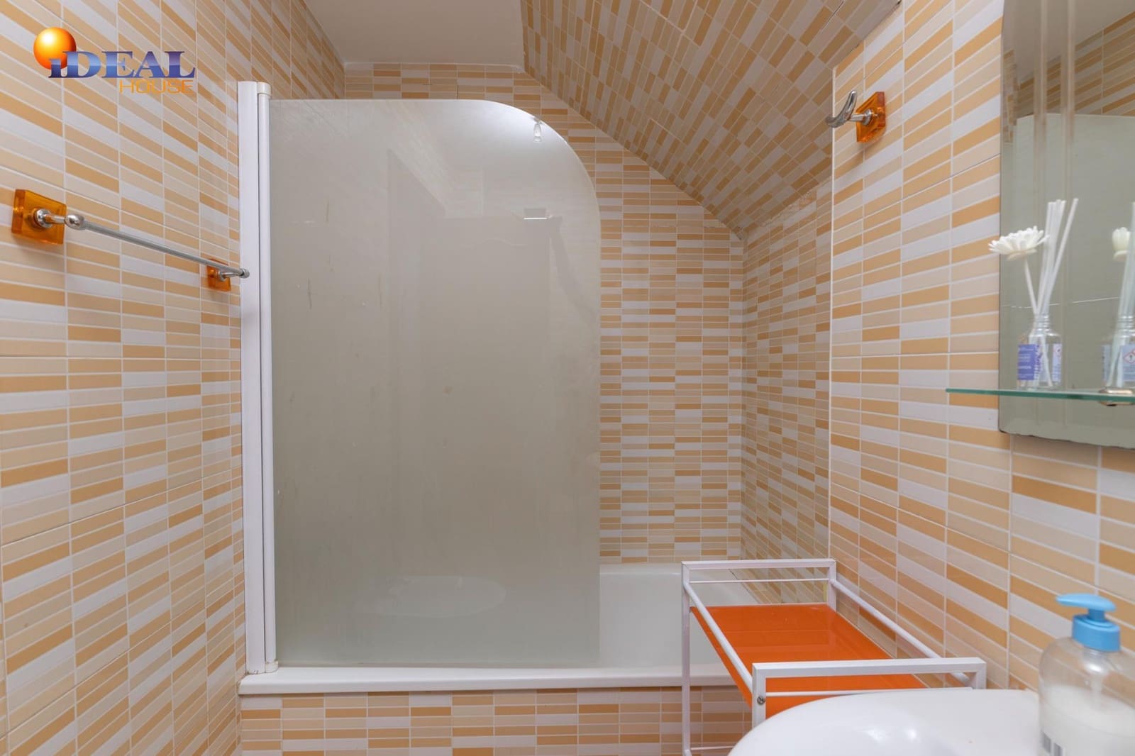 Commercial for sale in Granada city - € 1,500,000 (Ref: 9434110)