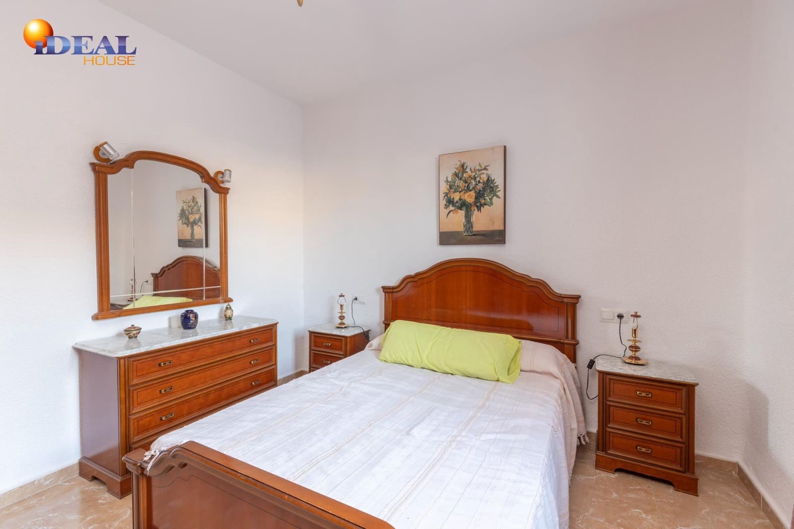 Commercial for sale in Granada city - € 1,500,000 (Ref: 9434110)