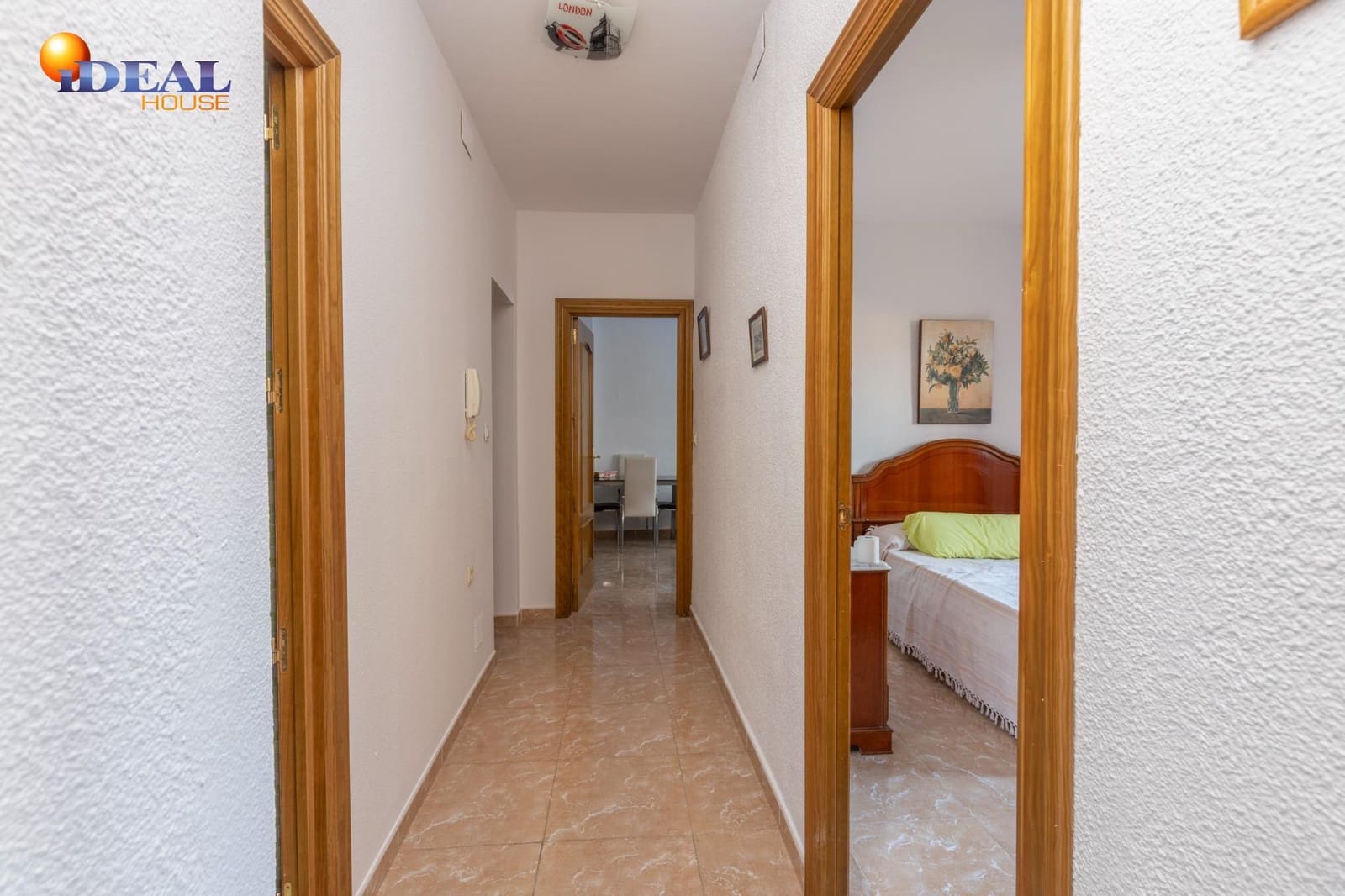 Commercial for sale in Granada city - € 1,500,000 (Ref: 9434110)