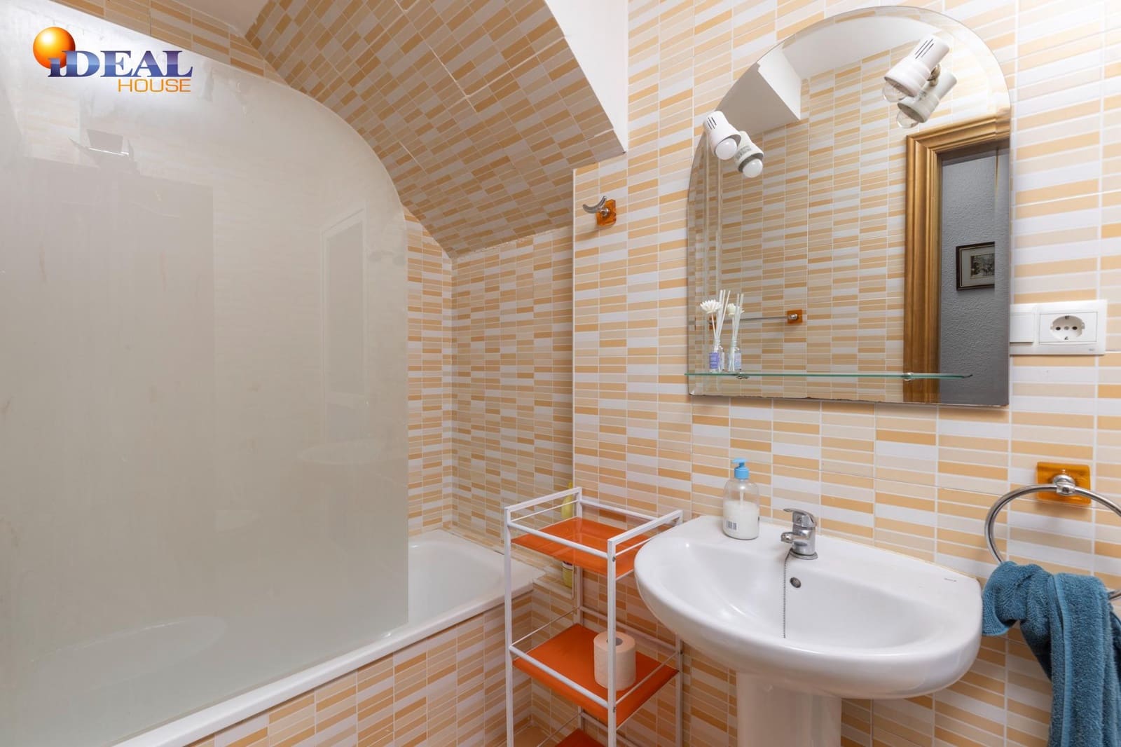 Commercial for sale in Granada city - € 1,500,000 (Ref: 9434110)