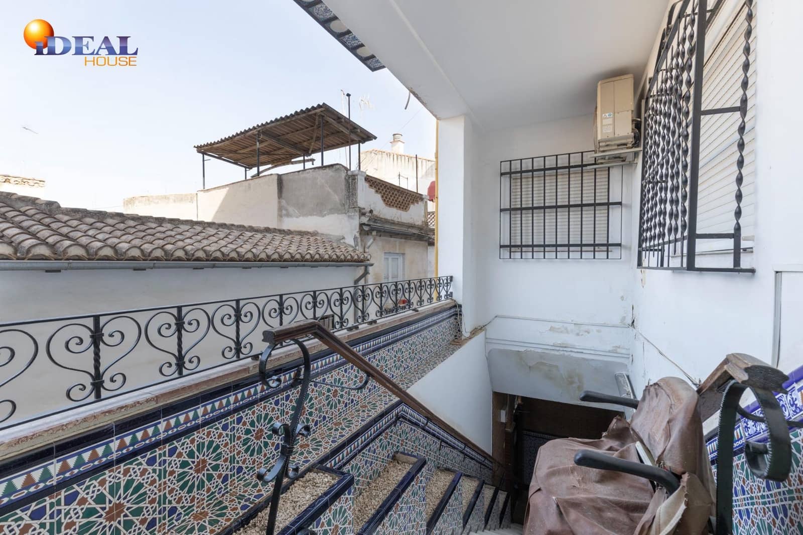 Commercial for sale in Granada city - € 1,500,000 (Ref: 9434110)