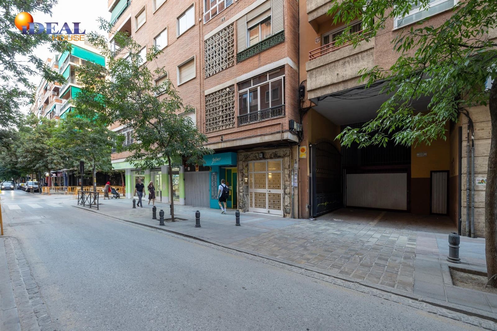 Garage for sale in Granada city - € 28,000 (Ref: 9434111)