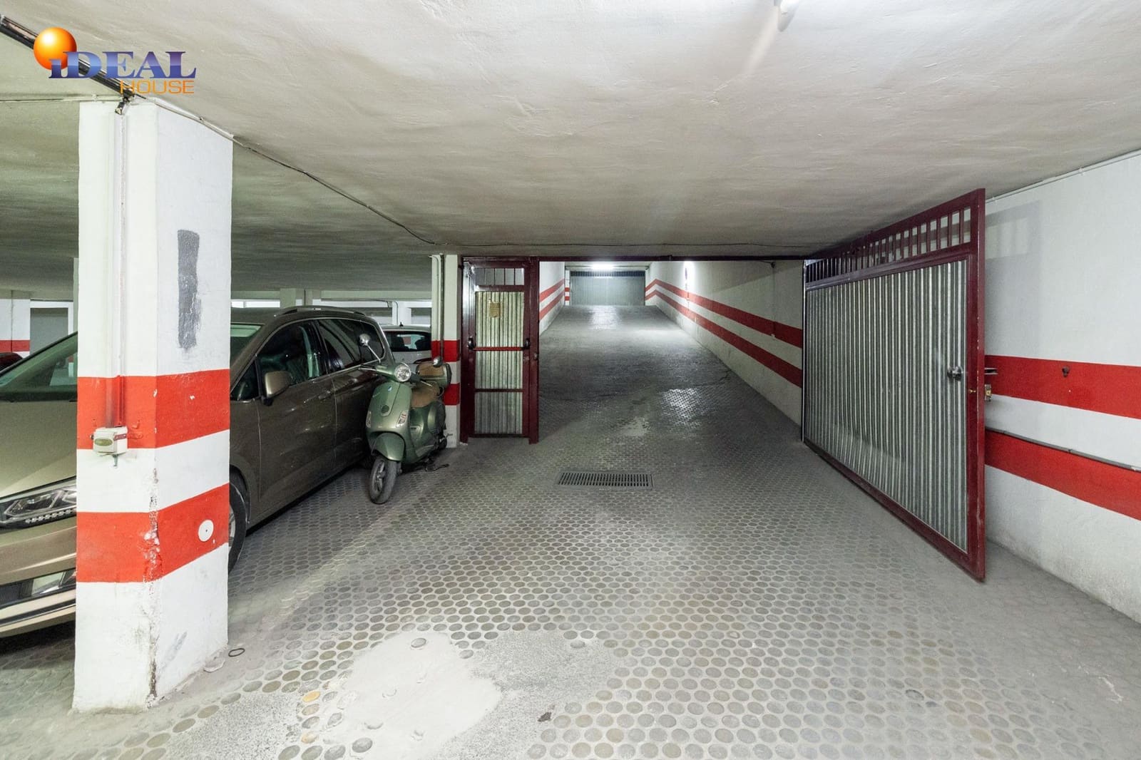 Garage for sale in Granada city - € 28,000 (Ref: 9434111)