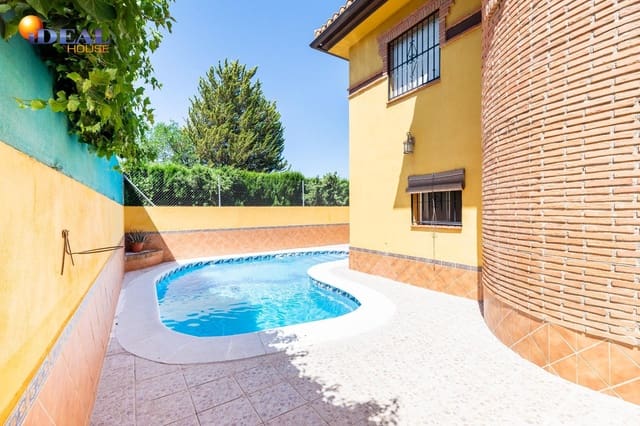 5 chambre Villa/Maison à vendre à Cúllar Vega avec piscine garage - 349 900 € (Ref: 9434112)