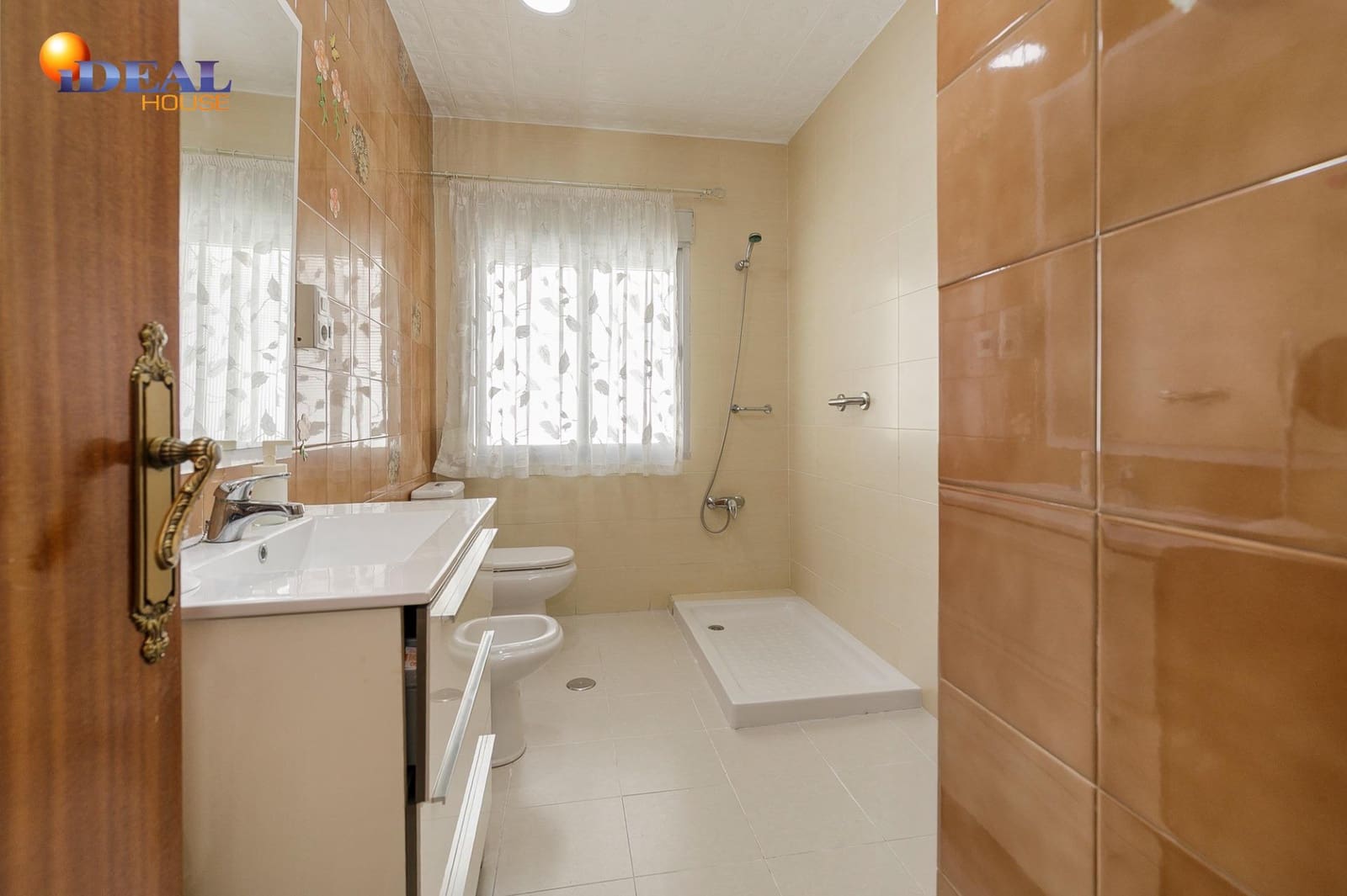 4 camera da letto Villetta a Schiera in vendita in Maracena con garage - 240.000 € (Rif: 9434113)