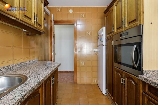 4 camera da letto Villetta a Schiera in vendita in Maracena con garage - 240.000 € (Rif: 9434113)