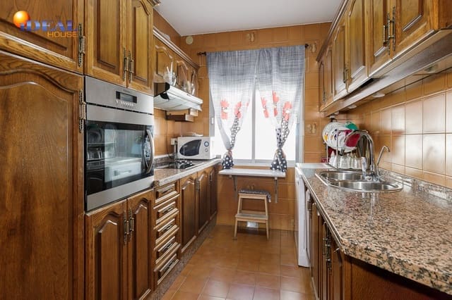 4 camera da letto Villetta a Schiera in vendita in Maracena con garage - 240.000 € (Rif: 9434113)