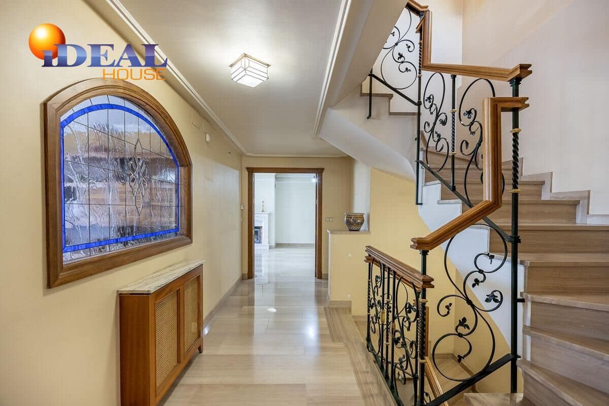 4 sovrum Villa till salu i Granada stad med pool - 697 000 € (Ref: 9434115)