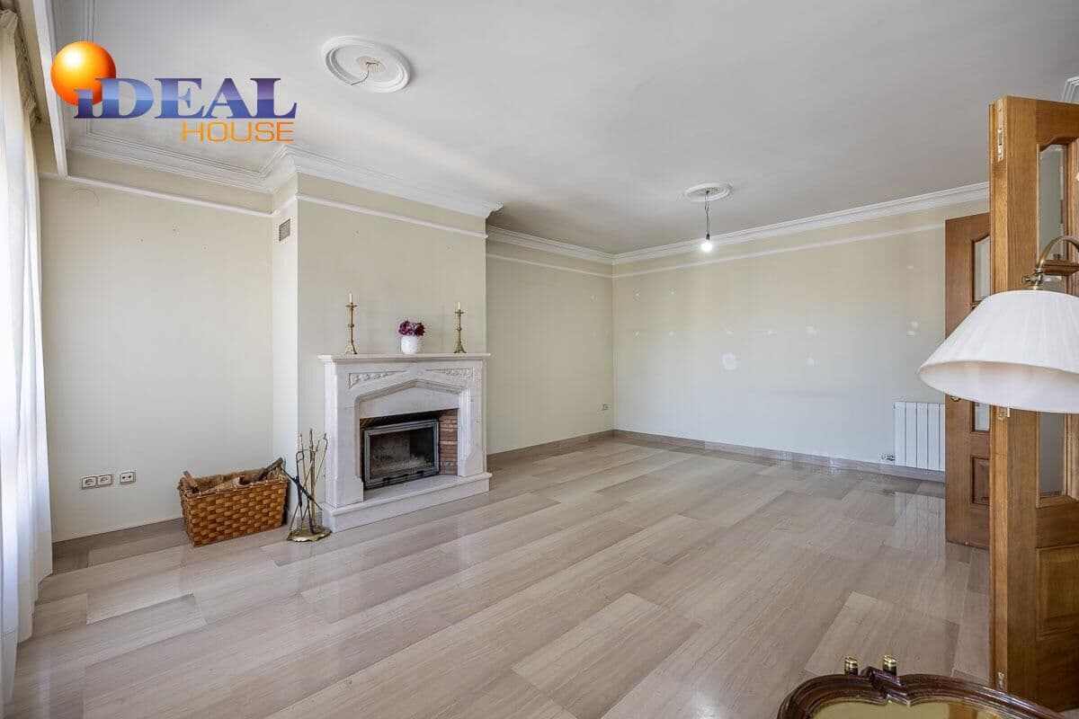 4 sovrum Villa till salu i Granada stad med pool - 697 000 € (Ref: 9434115)