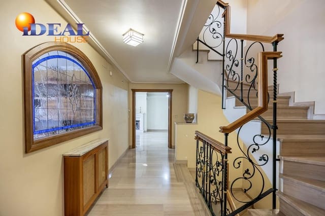 4 sovrum Villa till salu i Carretera de la Sierra, Granada stad med pool - 697 000 € (Ref: 9434115)