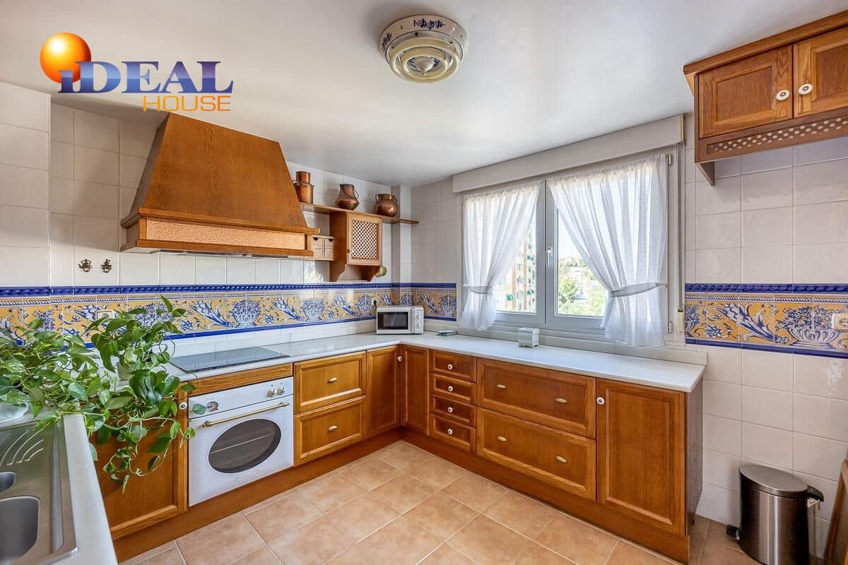 4 sovrum Villa till salu i Granada stad med pool - 697 000 € (Ref: 9434115)