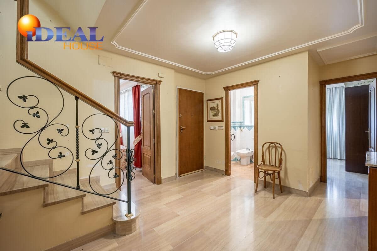 4 sovrum Villa till salu i Granada stad med pool - 697 000 € (Ref: 9434115)