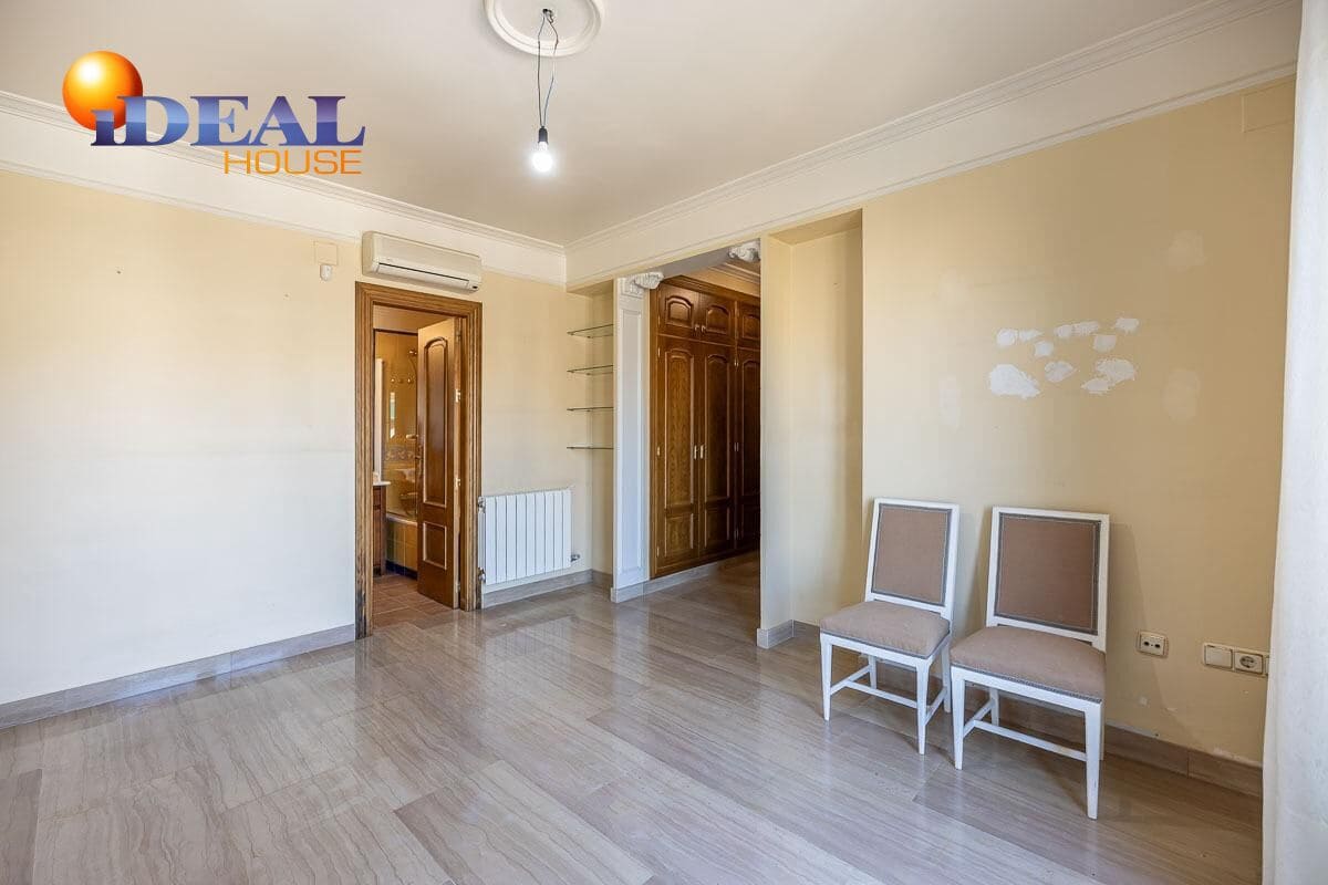 4 sovrum Villa till salu i Granada stad med pool - 697 000 € (Ref: 9434115)