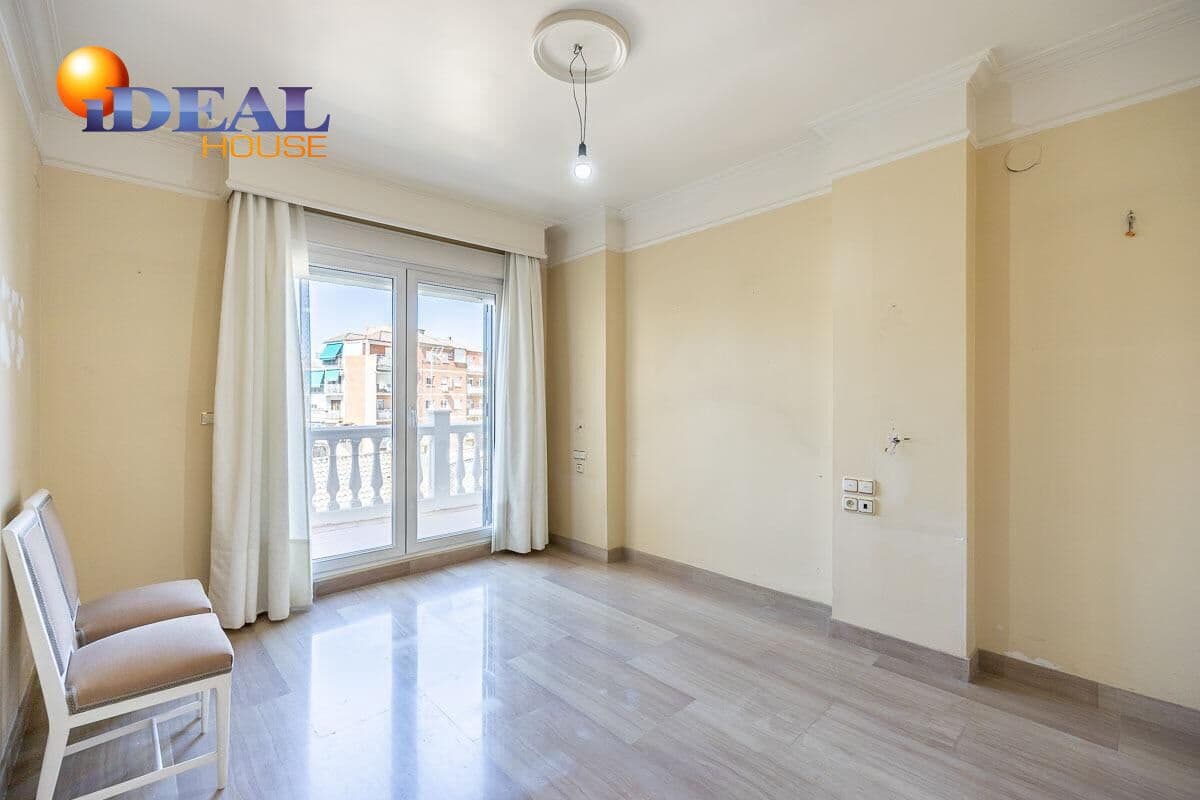 4 sovrum Villa till salu i Granada stad med pool - 697 000 € (Ref: 9434115)