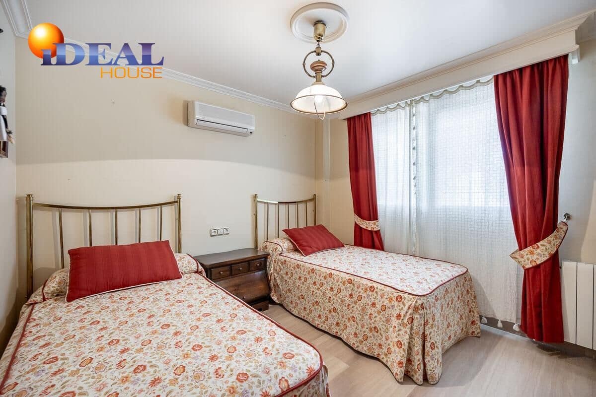 4 sovrum Villa till salu i Granada stad med pool - 697 000 € (Ref: 9434115)