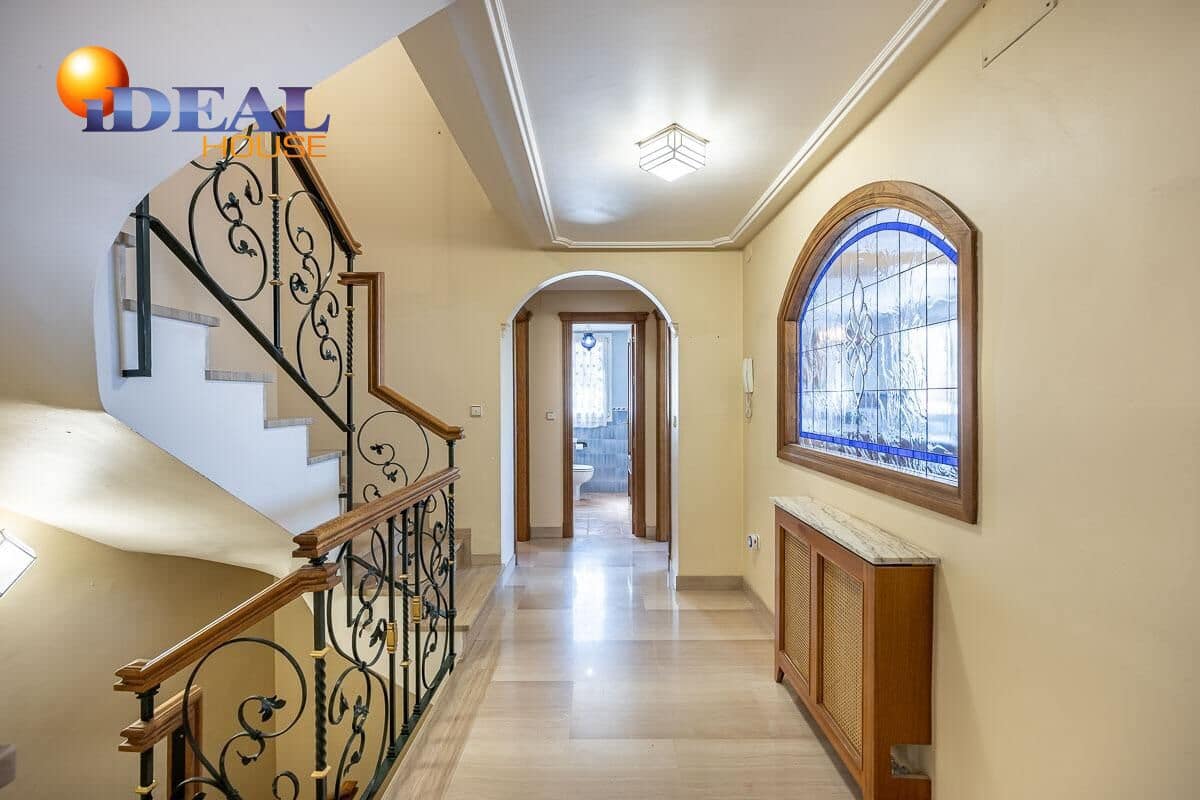 4 sovrum Villa till salu i Granada stad med pool - 697 000 € (Ref: 9434115)