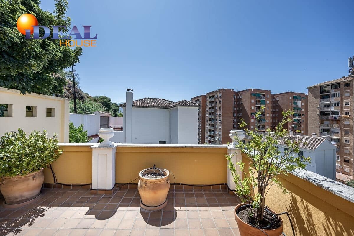 4 sovrum Villa till salu i Granada stad med pool - 697 000 € (Ref: 9434115)