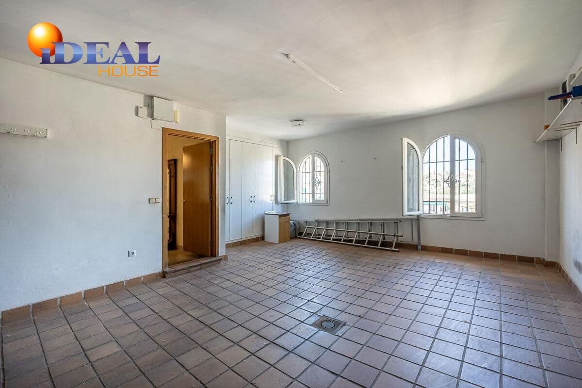 4 sovrum Villa till salu i Granada stad med pool - 697 000 € (Ref: 9434115)