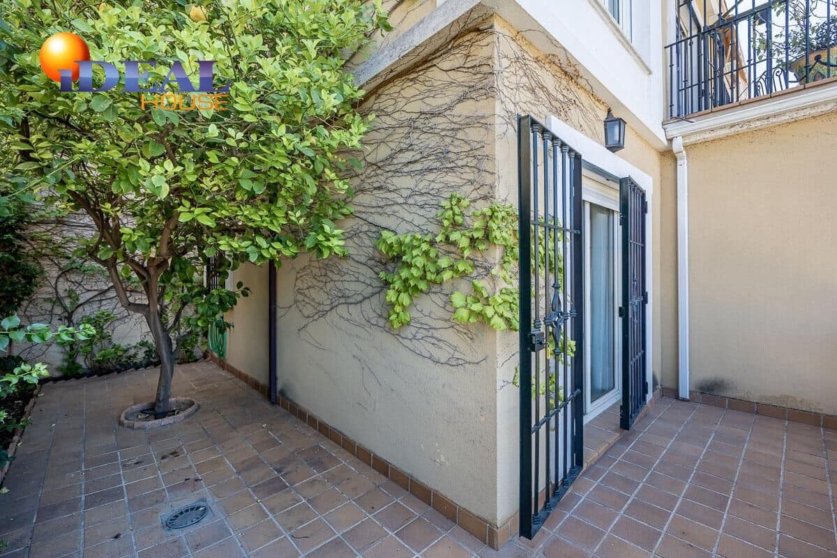 4 sovrum Villa till salu i Granada stad med pool - 697 000 € (Ref: 9434115)