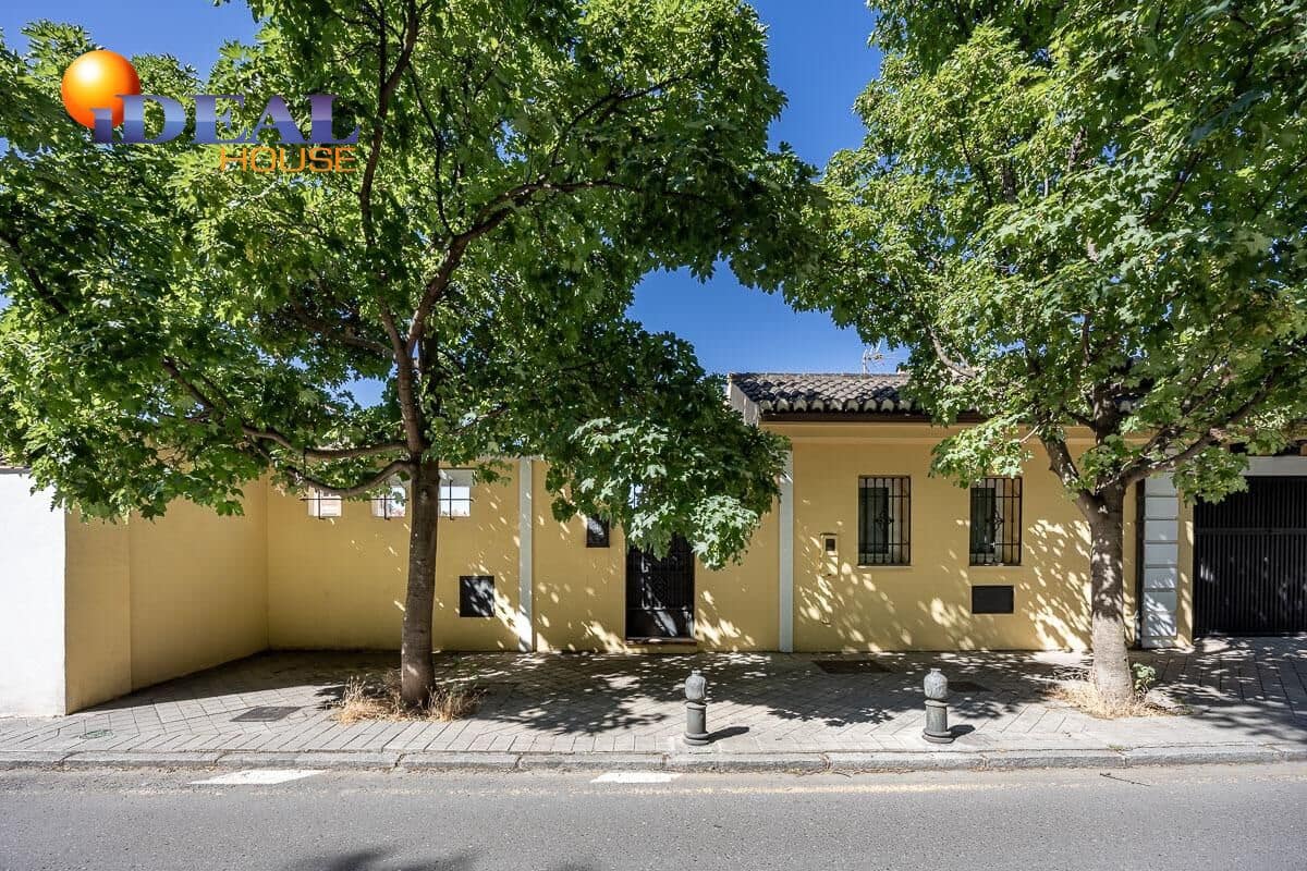 4 sovrum Villa till salu i Granada stad med pool - 697 000 € (Ref: 9434115)