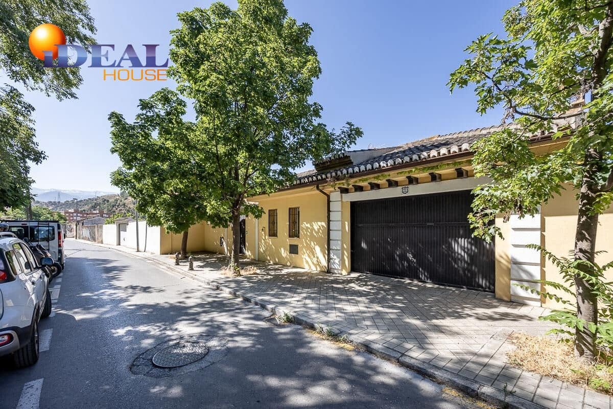 4 sovrum Villa till salu i Granada stad med pool - 697 000 € (Ref: 9434115)